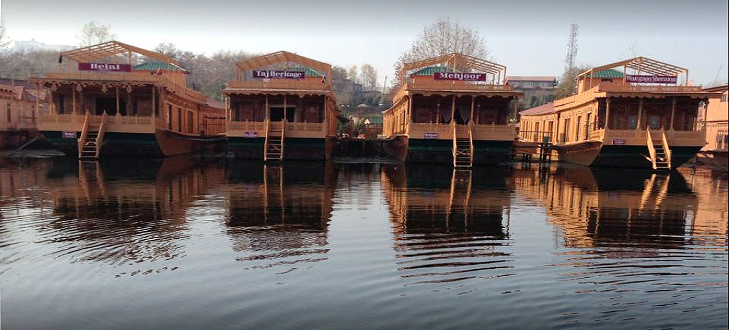 Wangnoo Sheraton Houseboat