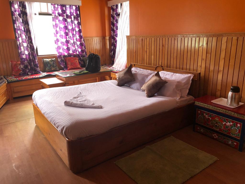 Hotel Golden Valley