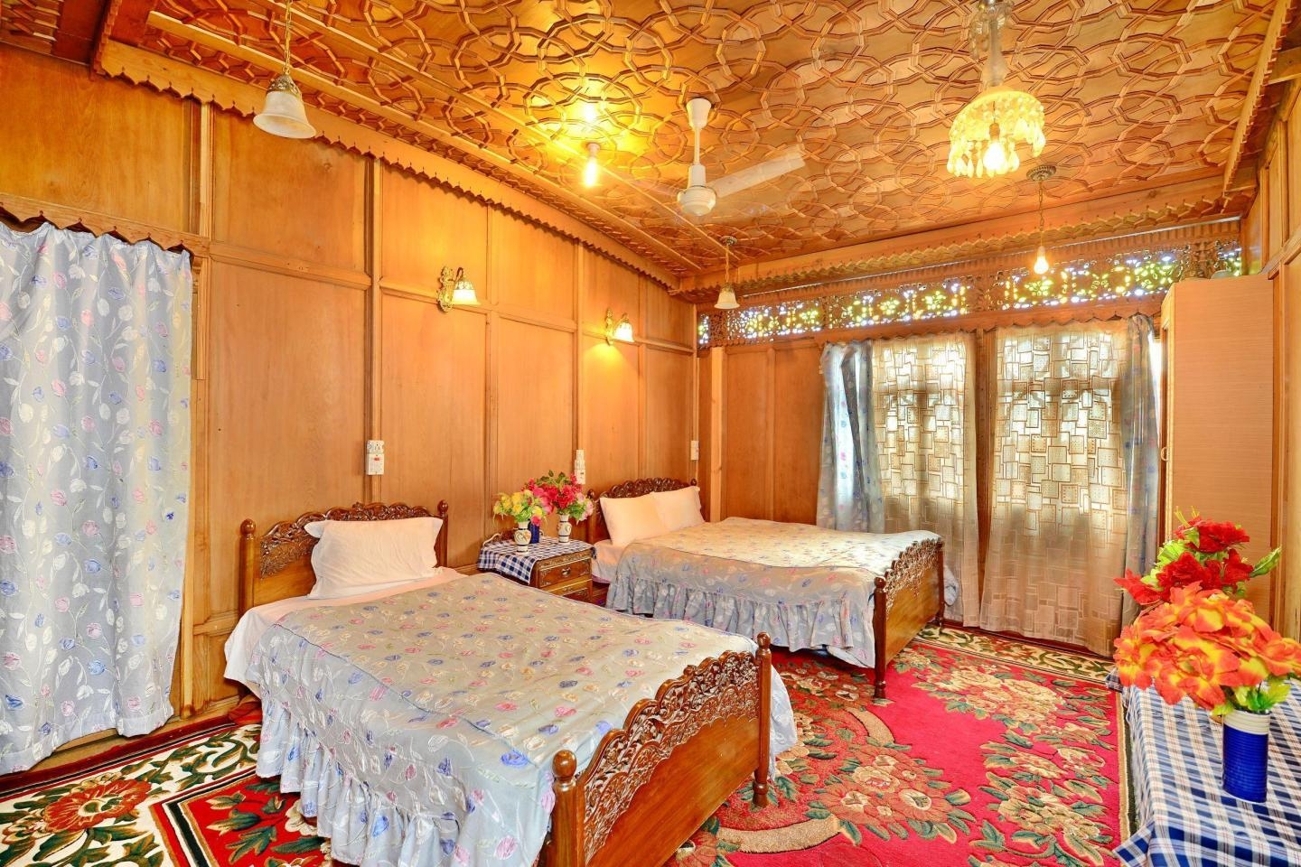 Hotel Amina Group of HouseBoats, Dal Lake