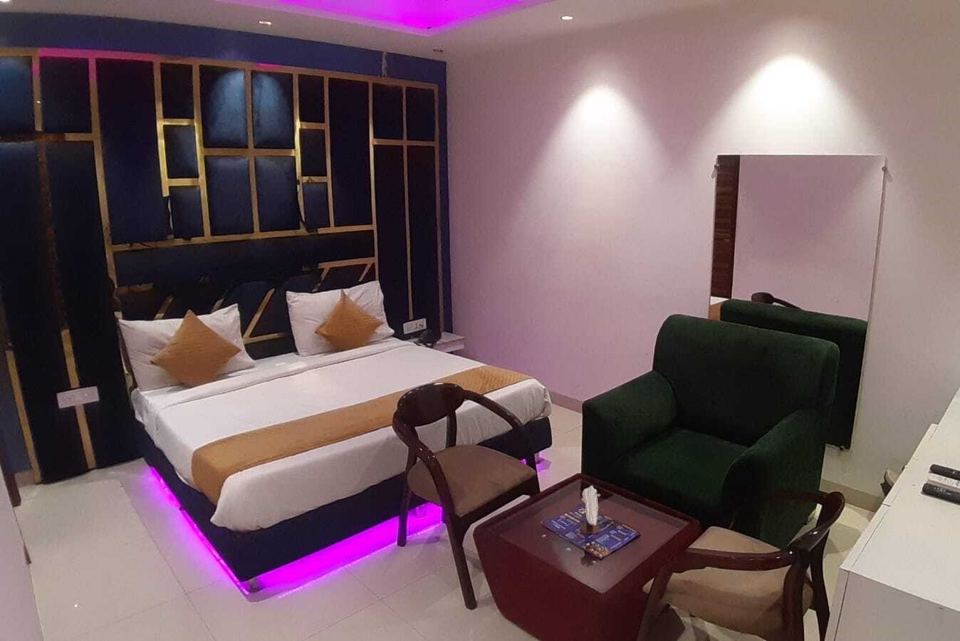 Hotel Dev Palace Shalimar Bagh, Delhi
