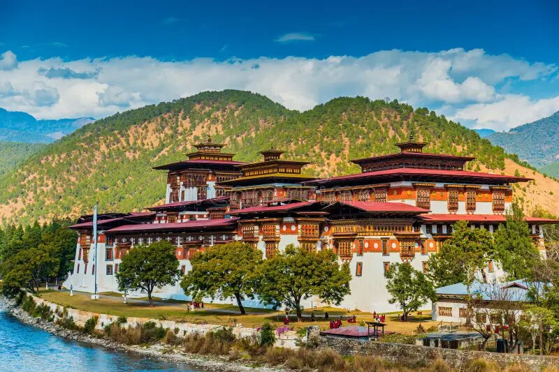 Bhutan Bliss: Explore the Majesty of Monasteries and Nature